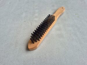 CEPILLO ALAMBRE MANGO MADERA 6 X 16" FILAS ZAO-08G ZBT